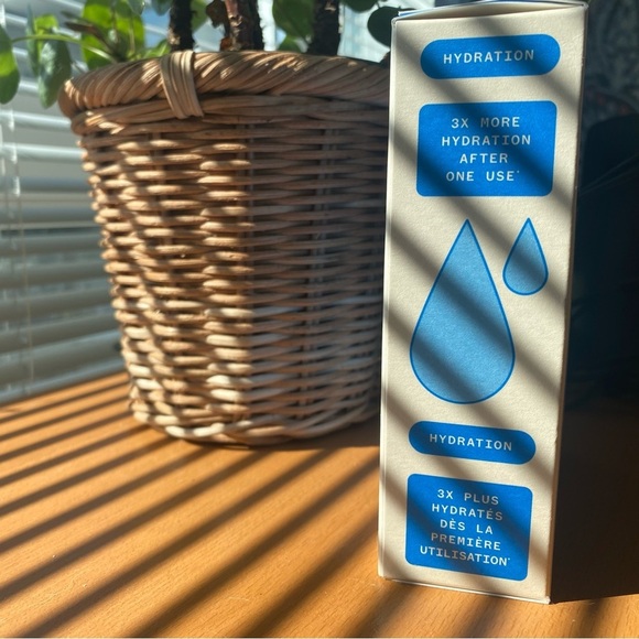 amika 10-Day Hydration Hair Challenge - Picture 4 of 6